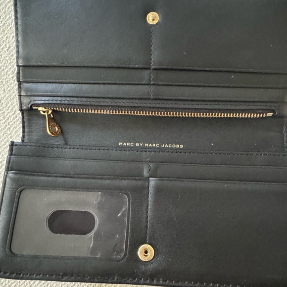 Marc Jacobs Black Leather Wallet - Picture 5 of 5